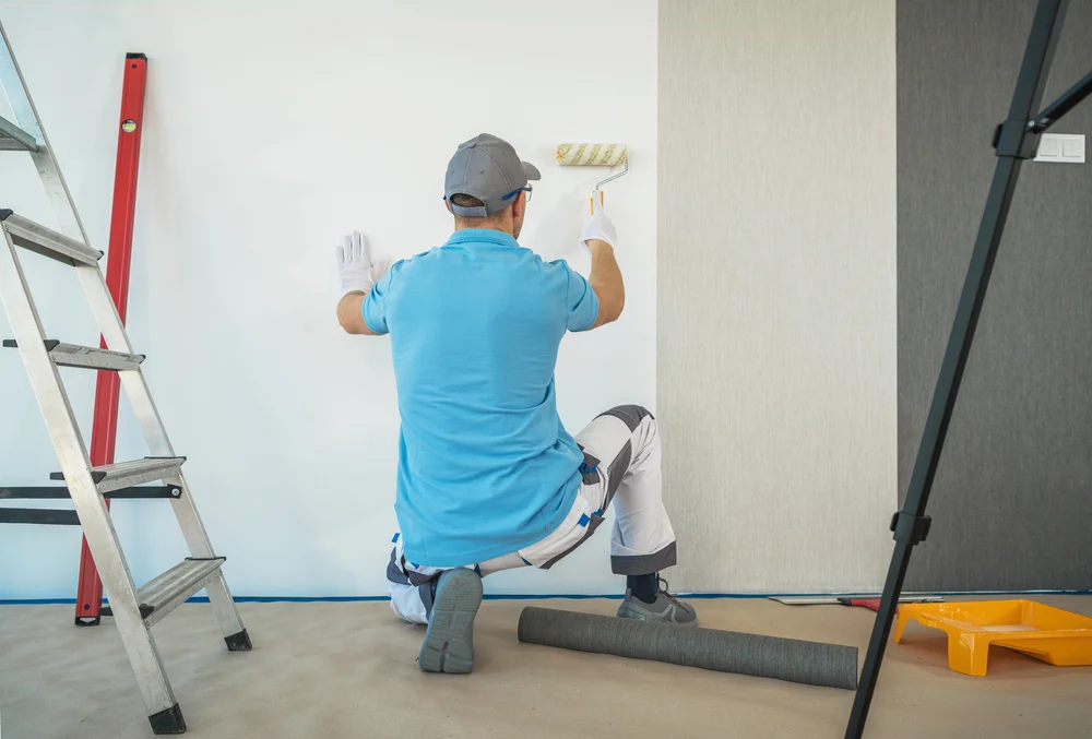 De beste ondergrond voor vliesbehang aanbrengen is een muur die behangklaar is.